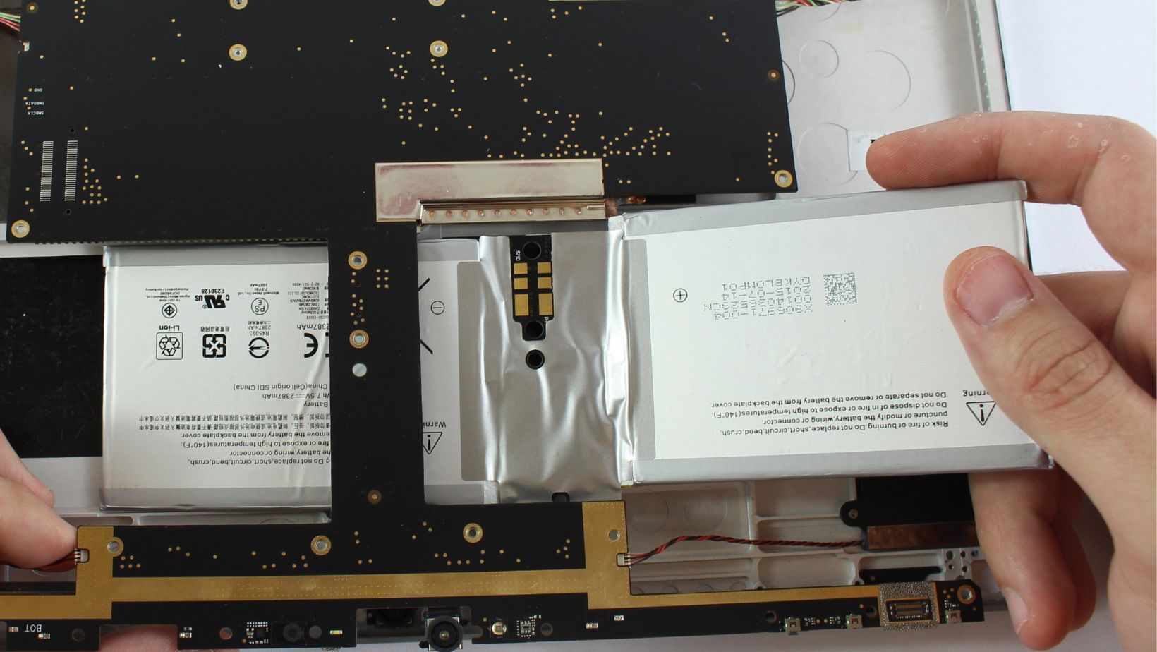 5 Reasons to Buy High-Performance Batteries for Your Mircosoft Surface Book 1