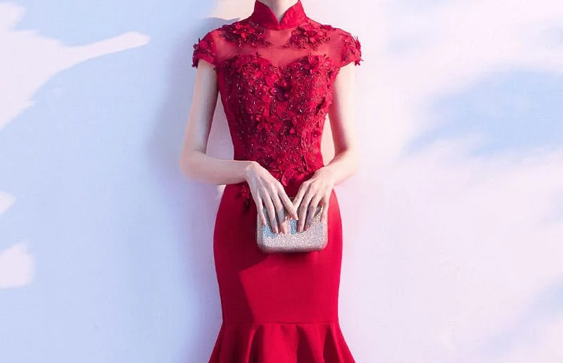 Modern Elegance: 5 Ways to Accessorize Your Red Qipao Dress